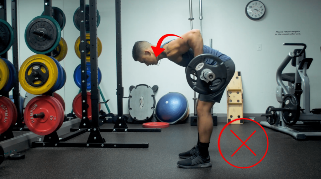 Common mistakes in the gym shoulder roll forward-min