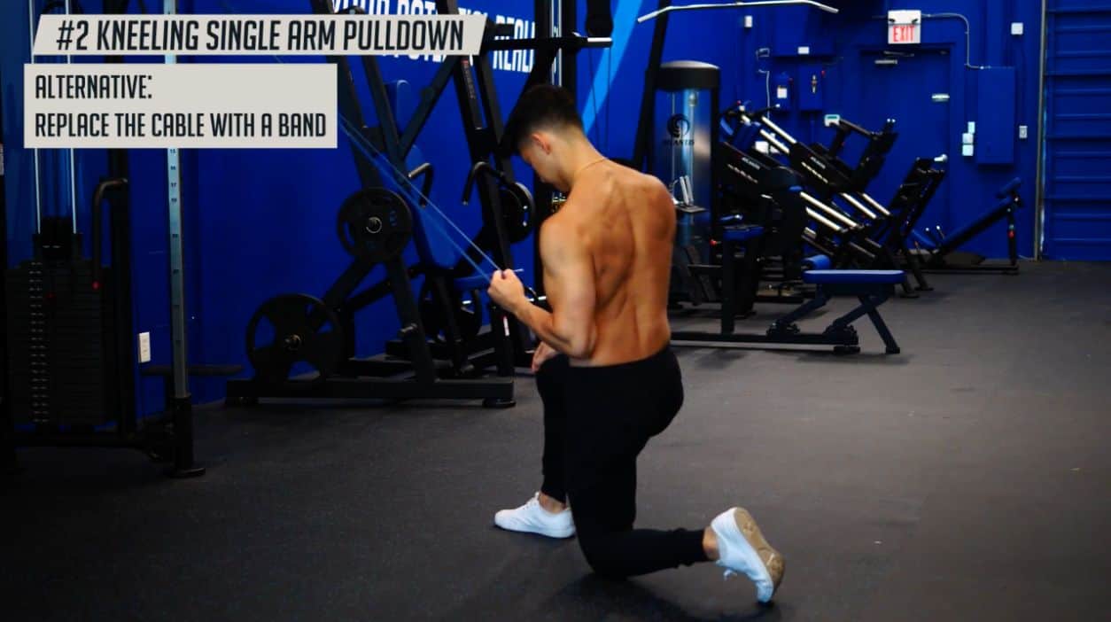 Single arm lat pulldown with online bands