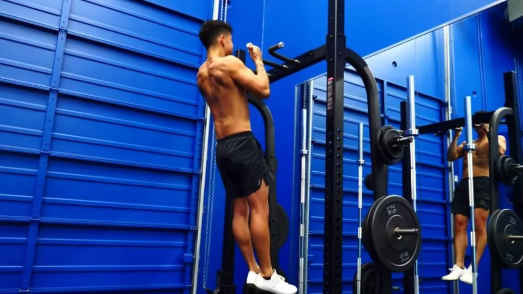 Chin-ups-calisthenics-workout-plan